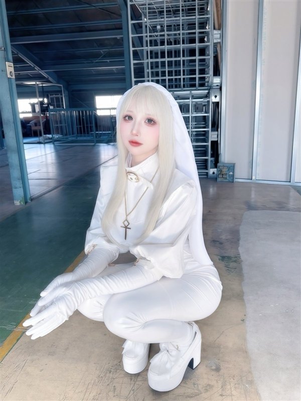 日本妹子COS《尼尔》2B美图赏:皮肤白皙 身材完美