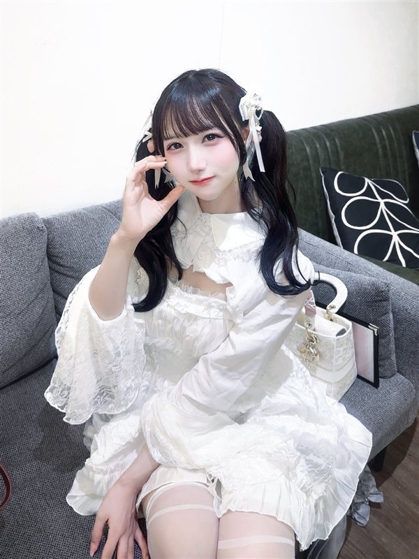 日本妹子COS《尼尔》2B美图赏:皮肤白皙 身材完美