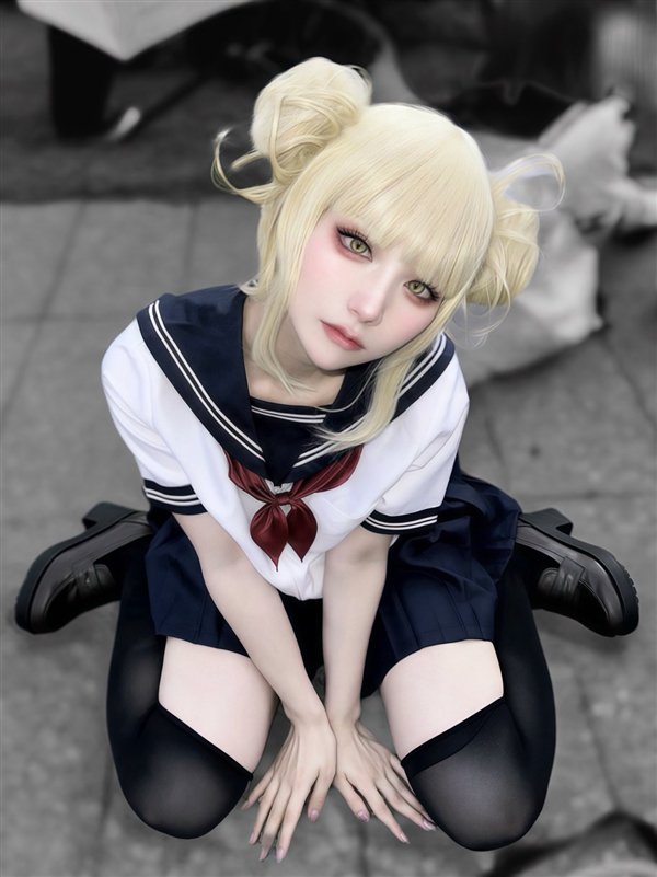 日本妹子COS《尼尔》2B美图赏:皮肤白皙 身材完美