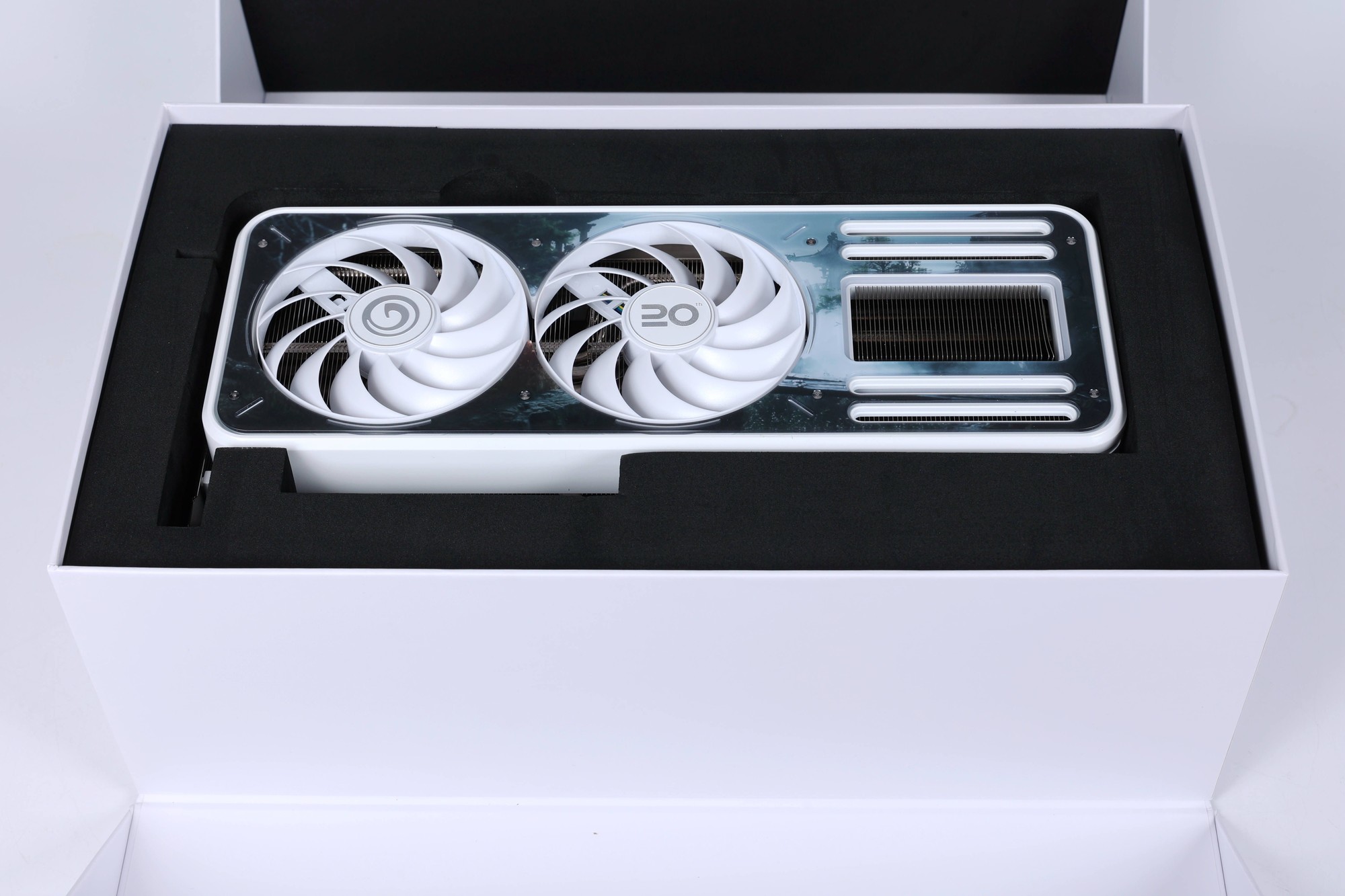 稀世珍宝天命之选 影驰RTX4070 Ti SUPER特别纪念版开箱