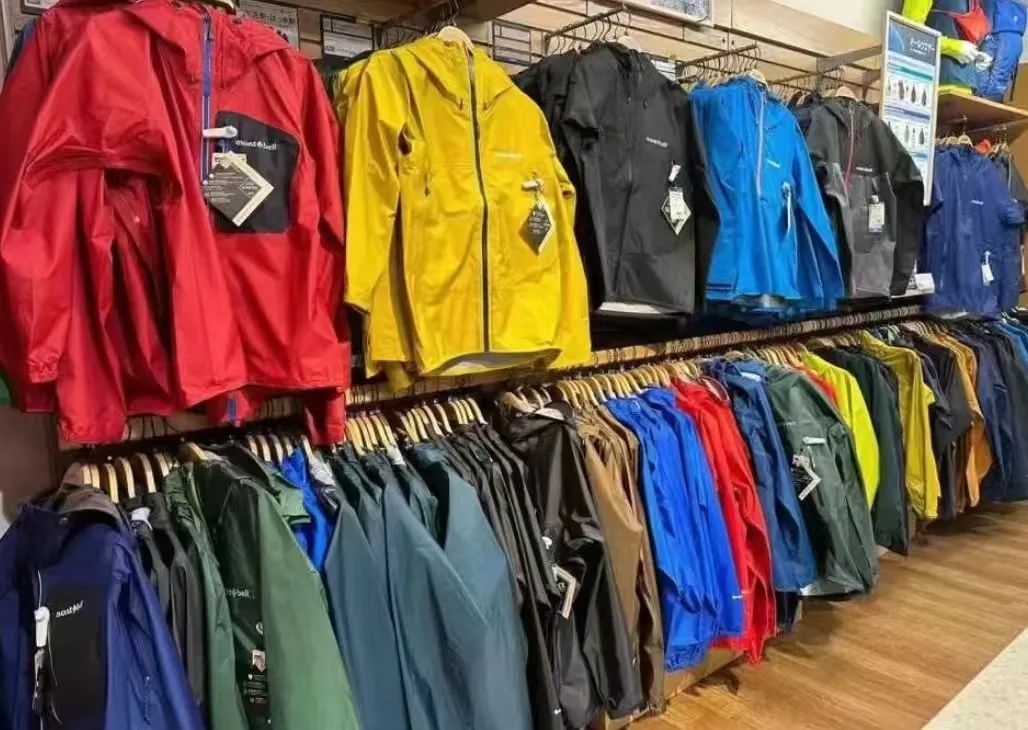 日本“廉价始祖鸟”,闷声搞定中国