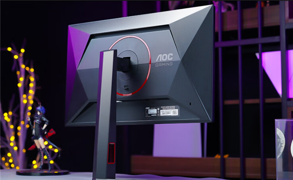 首发4999元 AOC推出32寸宙斯盾显示器:4K 240Hz VA屏
