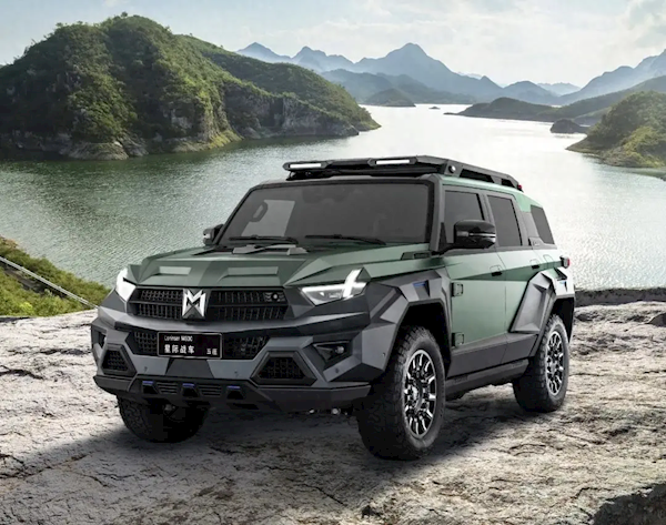 硬核手枪门把+飞机档杆!猛士M800星际战车版内饰首发