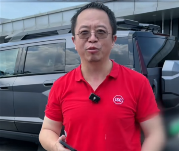 原阿维塔CMO吐槽周鸿祎:一个连脚都没资格放油门上的人竟然能评车