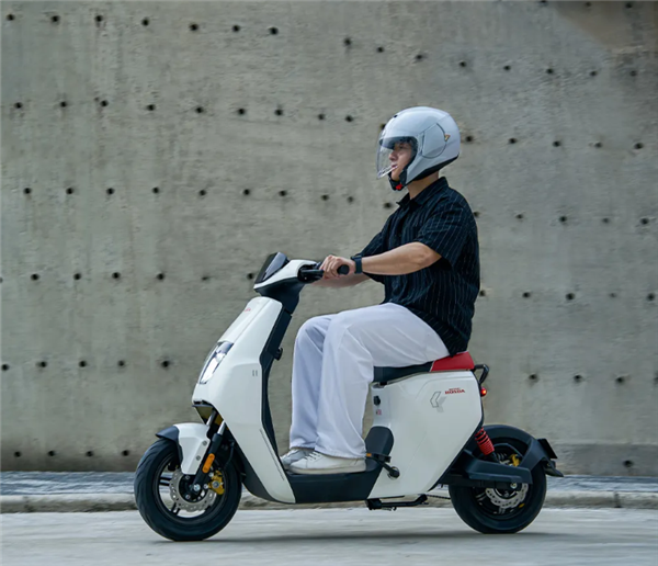 3599元起 五羊本田U-be电动自行车发布:全系配锂电