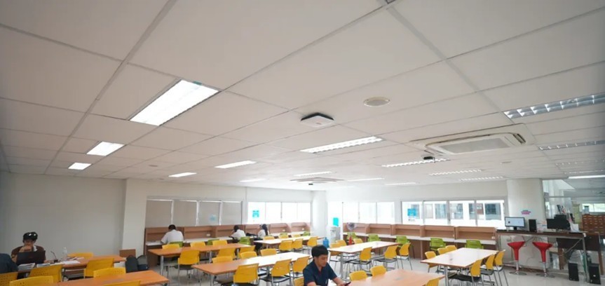 直击海外|锐捷极简以太彩光方案,助力泰国兰纳皇家理工大学打造无缝Wi-Fi!