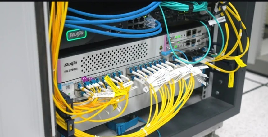 直击海外|锐捷极简以太彩光方案,助力泰国兰纳皇家理工大学打造无缝Wi-Fi!