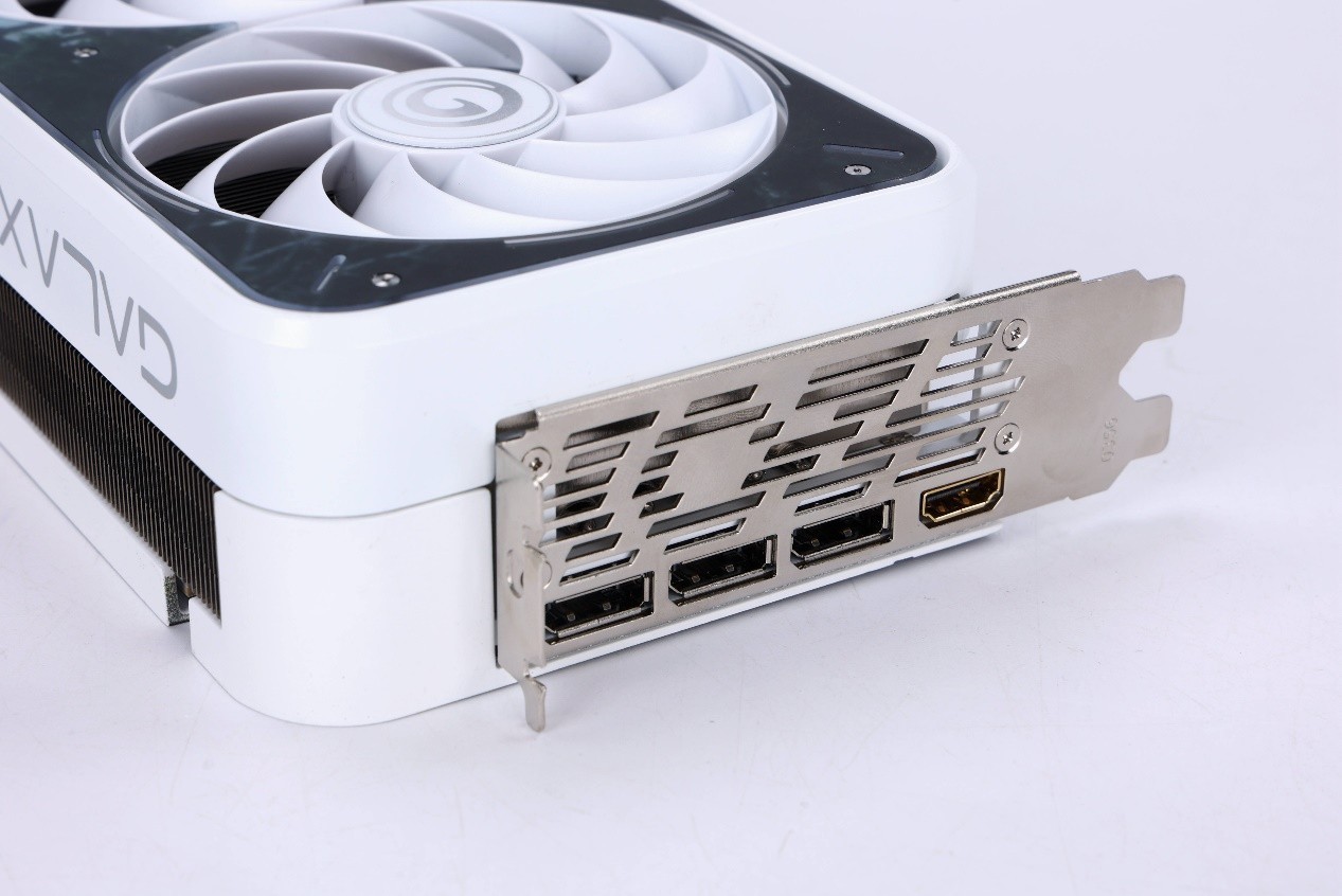 稀世珍宝天命之选 影驰RTX4070 Ti SUPER特别纪念版开箱