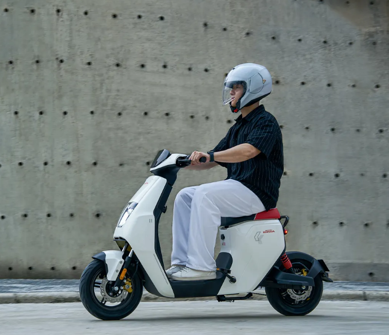 3599 元起，五羊本田 U-be 越阶而来 REBORN 电动自行车发布