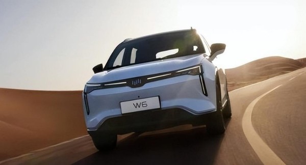 中国新能源车企5年淘汰400多家 网友:还得买热门品牌