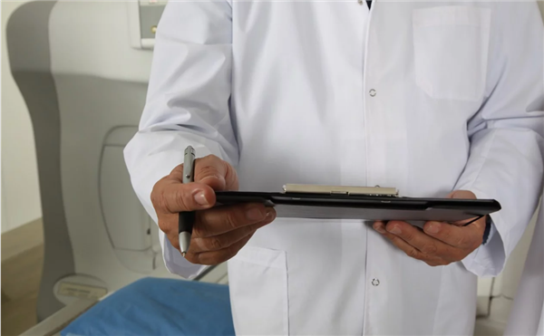 48岁刘谦自曝患肺腺癌:今年春晚后做了手术