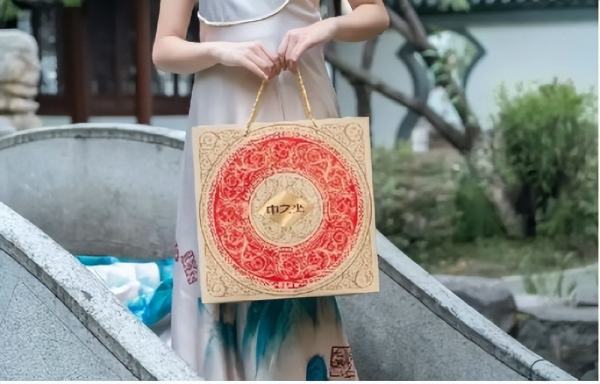 中之杰月饼持续多年卖断货，凭啥干翻网红店