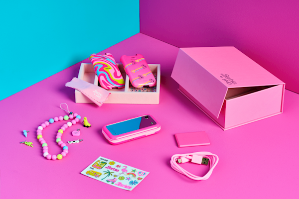 919元!HMD Barbie芭比联名翻盖机发布:粉色机身少女心爆棚