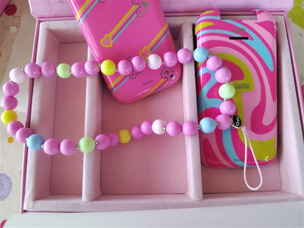 919元!HMD Barbie芭比联名翻盖机发布:粉色机身少女心爆棚