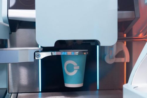 第5代升级版咖啡机器人COFE+亮相2024数博会