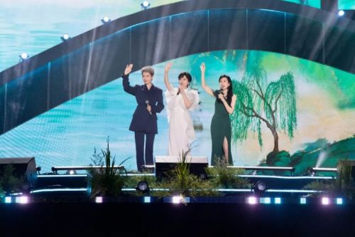 遥望科技携旗下3家公司,荣膺“杭州百强”