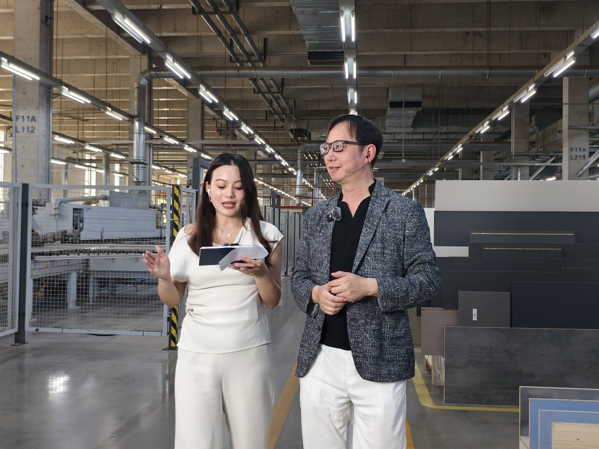 我乐家居19周年真情告白,首次直播探秘高端定制家居超级工厂