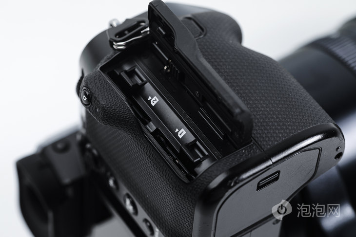 GFX系列最轻巧1亿像素中画幅 富士GFX100S II无反评测