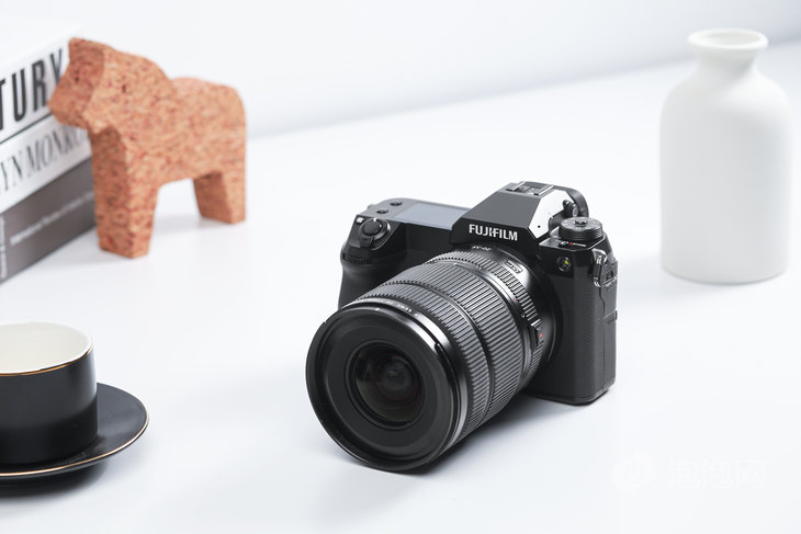 GFX系列最轻巧1亿像素中画幅 富士GFX100S II无反评测