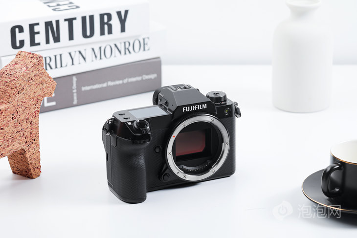 GFX系列最轻巧1亿像素中画幅 富士GFX100S II无反评测