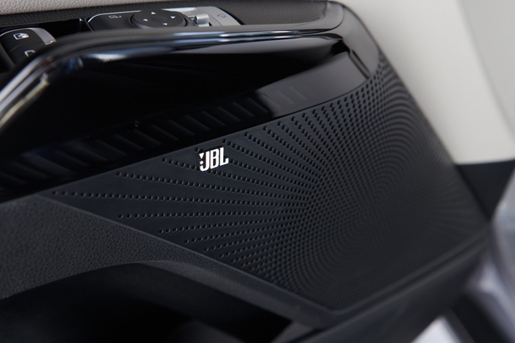 2025款起亚K5将于9月2日上市 舒适性升级