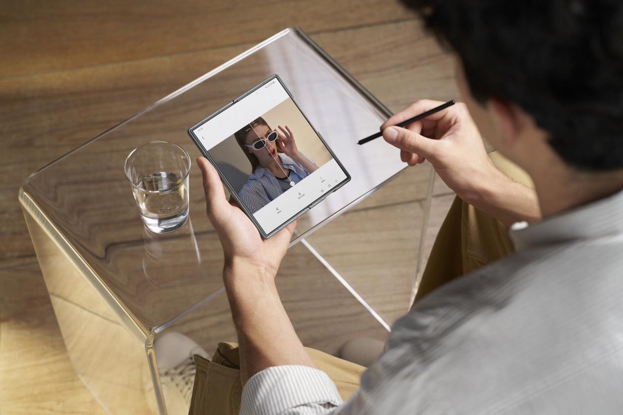 三星Galaxy Z Fold6轻薄更全能 自由出行的理想伴侣