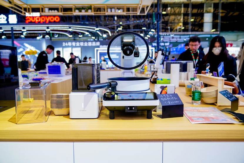 智能炒菜机:烹饪“神器”还是智商税?