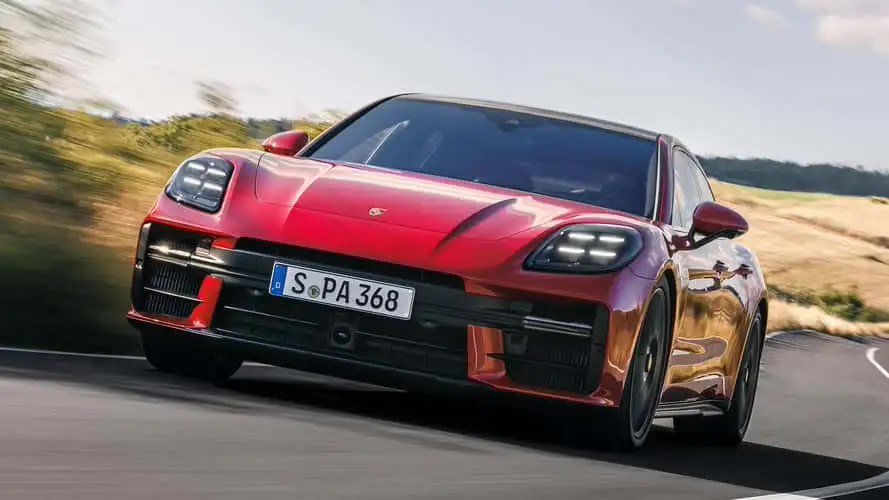 纯电版 Panamera 推出后,保时捷将继续提供燃油版车型