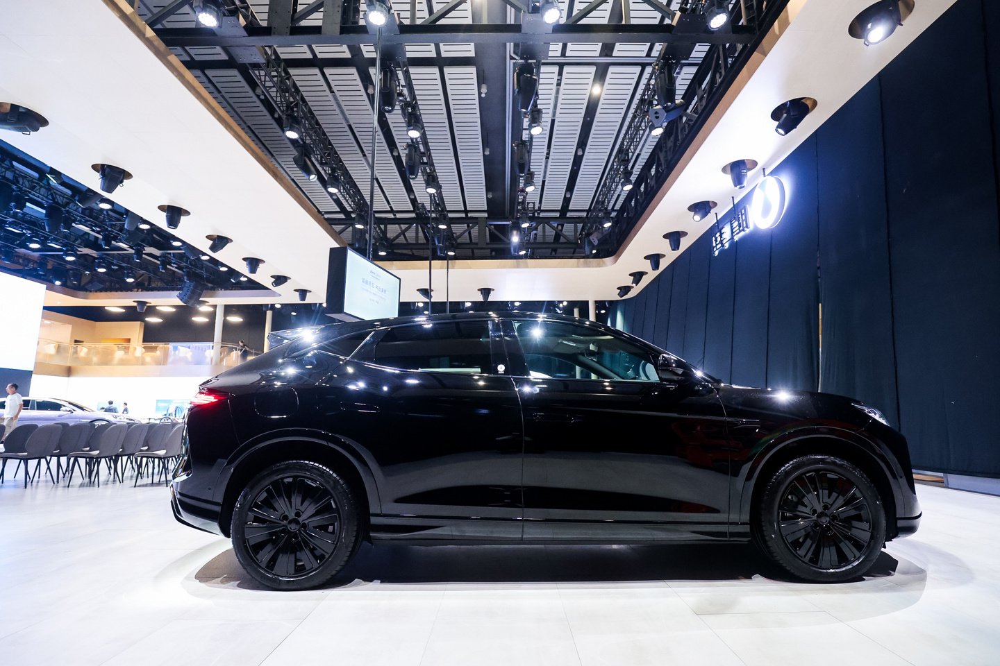 售价 25.98 万元，比亚迪腾势 N7 702 智驾 Pro 猎影版上市