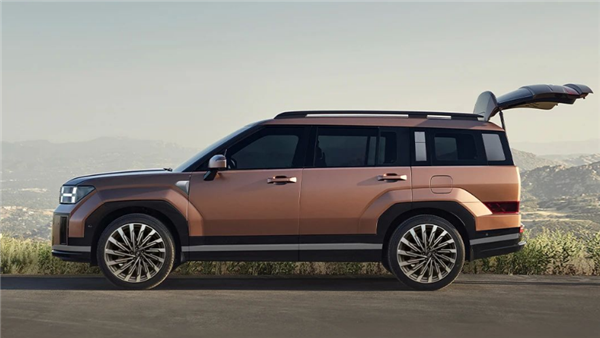 19.58万起 新一代国产北京现代胜达上市:又一款平替路虎来了