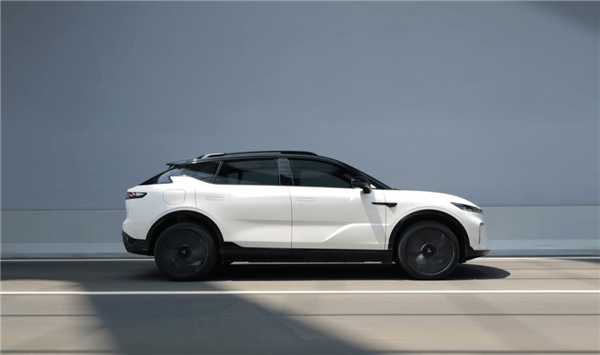 20.99万起 岚图首款800V纯电SUV知音开售:最远能跑901公里