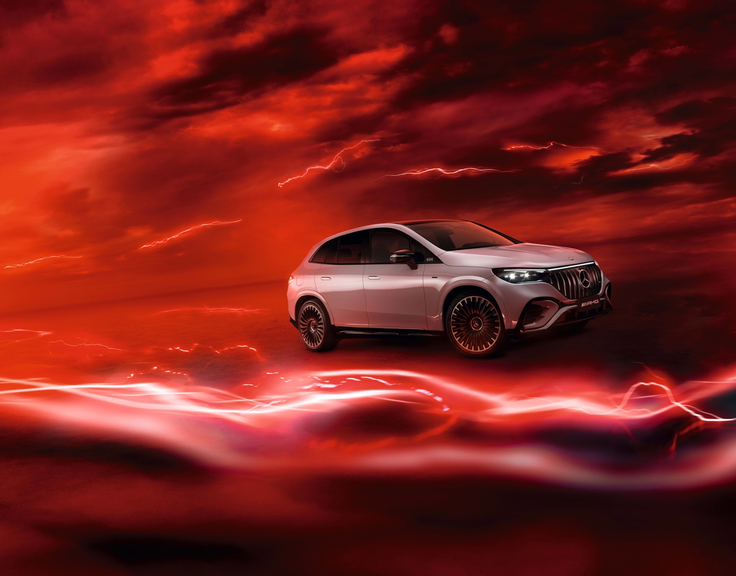 售价 86.34 万元，全新梅赛德斯-AMG EQE 53 4MATIC + 纯电 SUV 国内上市