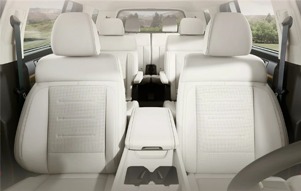 19.58万起 新一代国产北京现代胜达上市:又一款平替路虎来了