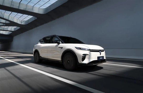 20.99万起 岚图首款800V纯电SUV知音开售:最远能跑901公里