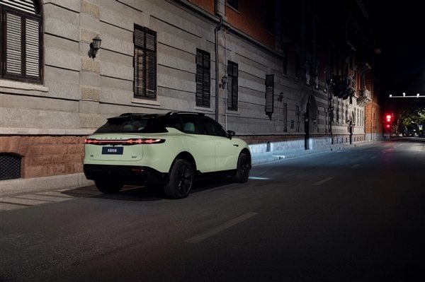 20.99万起 岚图首款800V纯电SUV知音开售:最远能跑901公里