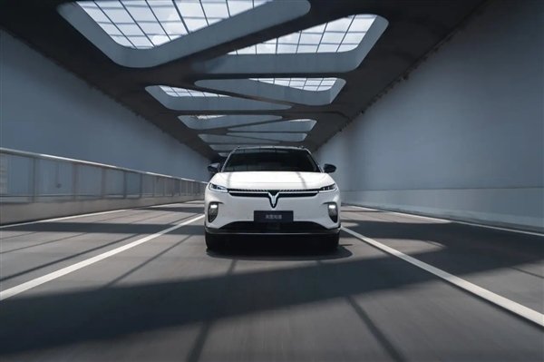 20.99万起 岚图首款800V纯电SUV知音开售:最远能跑901公里