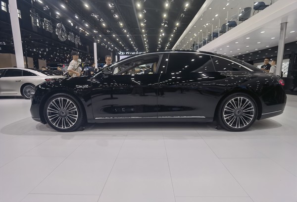 鸿蒙智行六大车型亮相成都车展4号馆 三界六车还有谁?