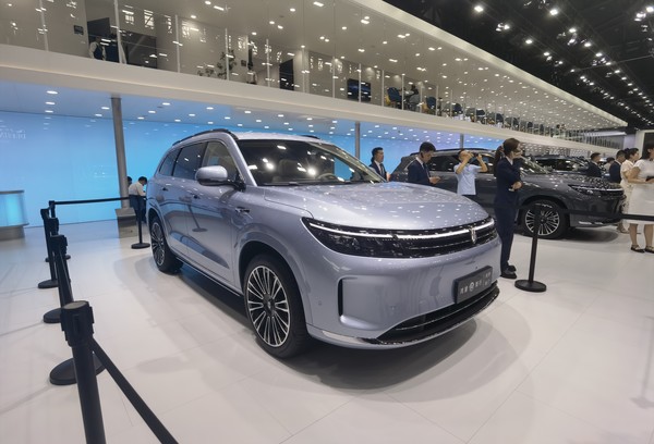 鸿蒙智行六大车型亮相成都车展4号馆 三界六车还有谁?