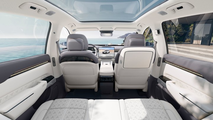 成都车展重磅新车！23.99 万元的极氪 7X，要为极氪扛起大旗