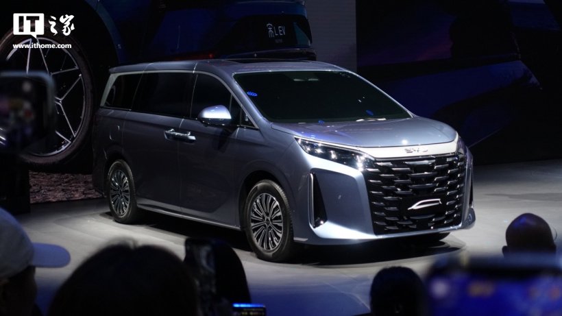 比亚迪王朝网首款 MPV“夏”发布：第五代 DM 混动技术，30 万级 / 年内上市