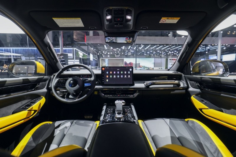 2024成都车展：长城2.4T越野炮上市，山海炮穿越版同步开启预售