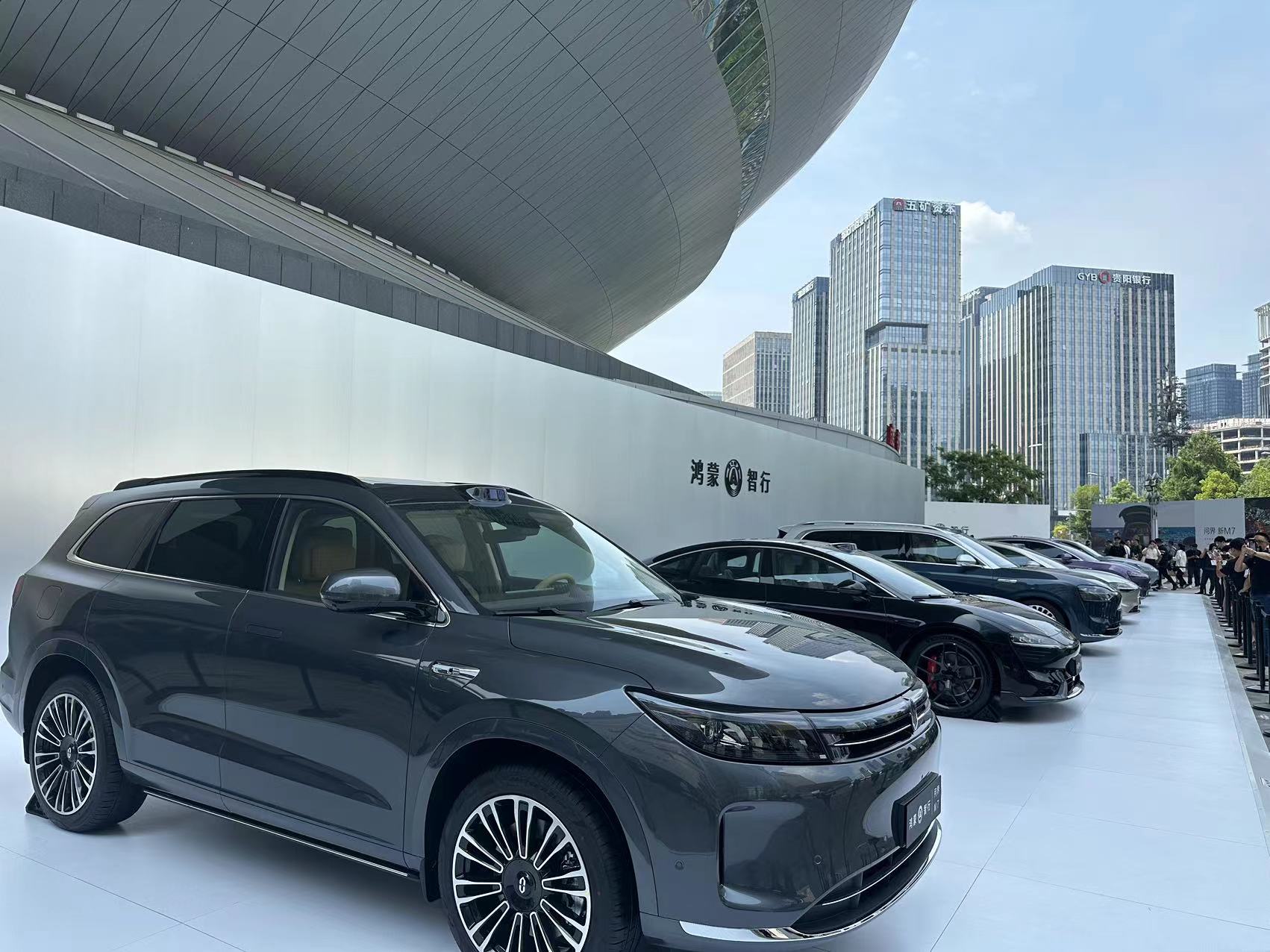 上半年,谁为华为增收了1000亿?