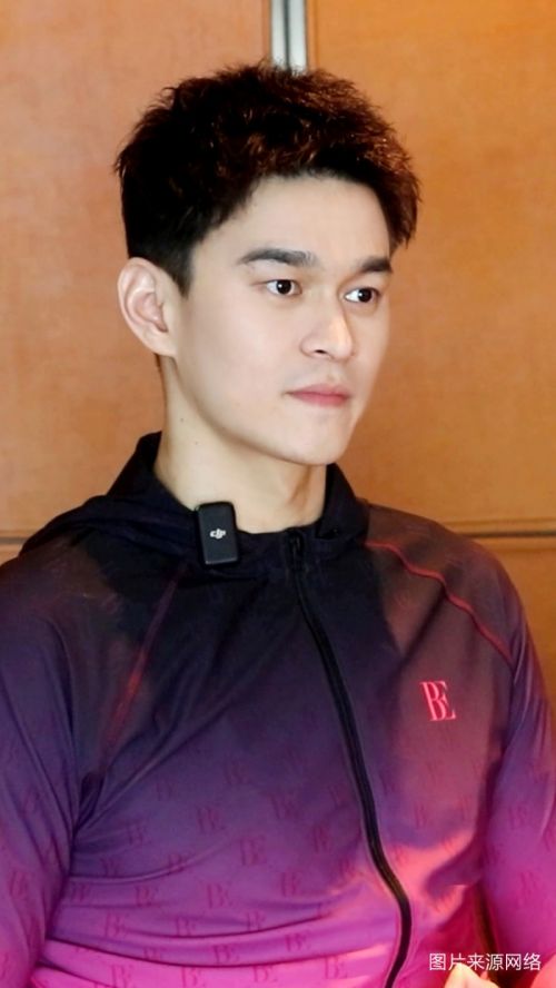 孙杨400米自由泳霸气夺冠,热搜霸榜全民关注,携手BE范德安续写辉煌!