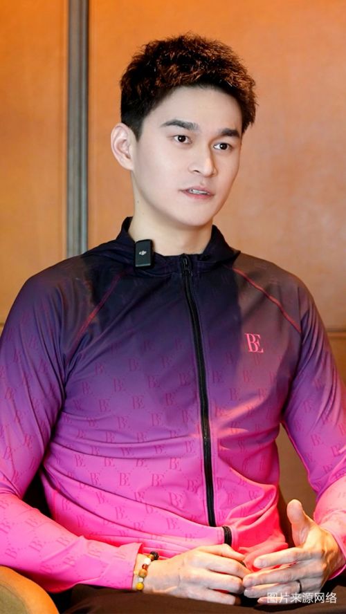 孙杨400米自由泳霸气夺冠,热搜霸榜全民关注,携手BE范德安续写辉煌!