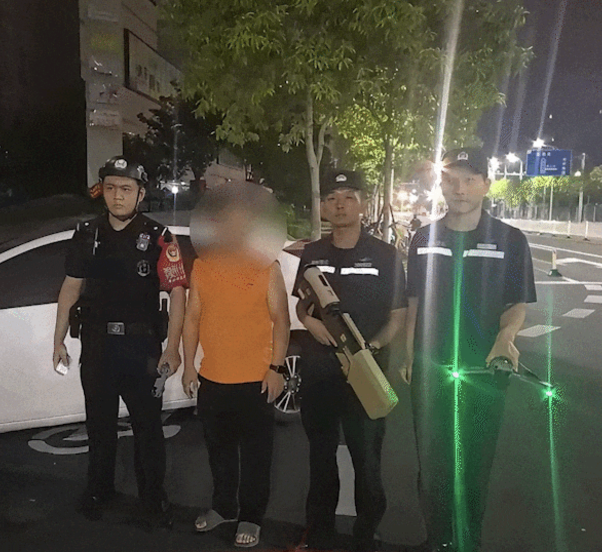 利用无人机半夜偷拍隐私内容,福建漳州警方抓获一违法飞手