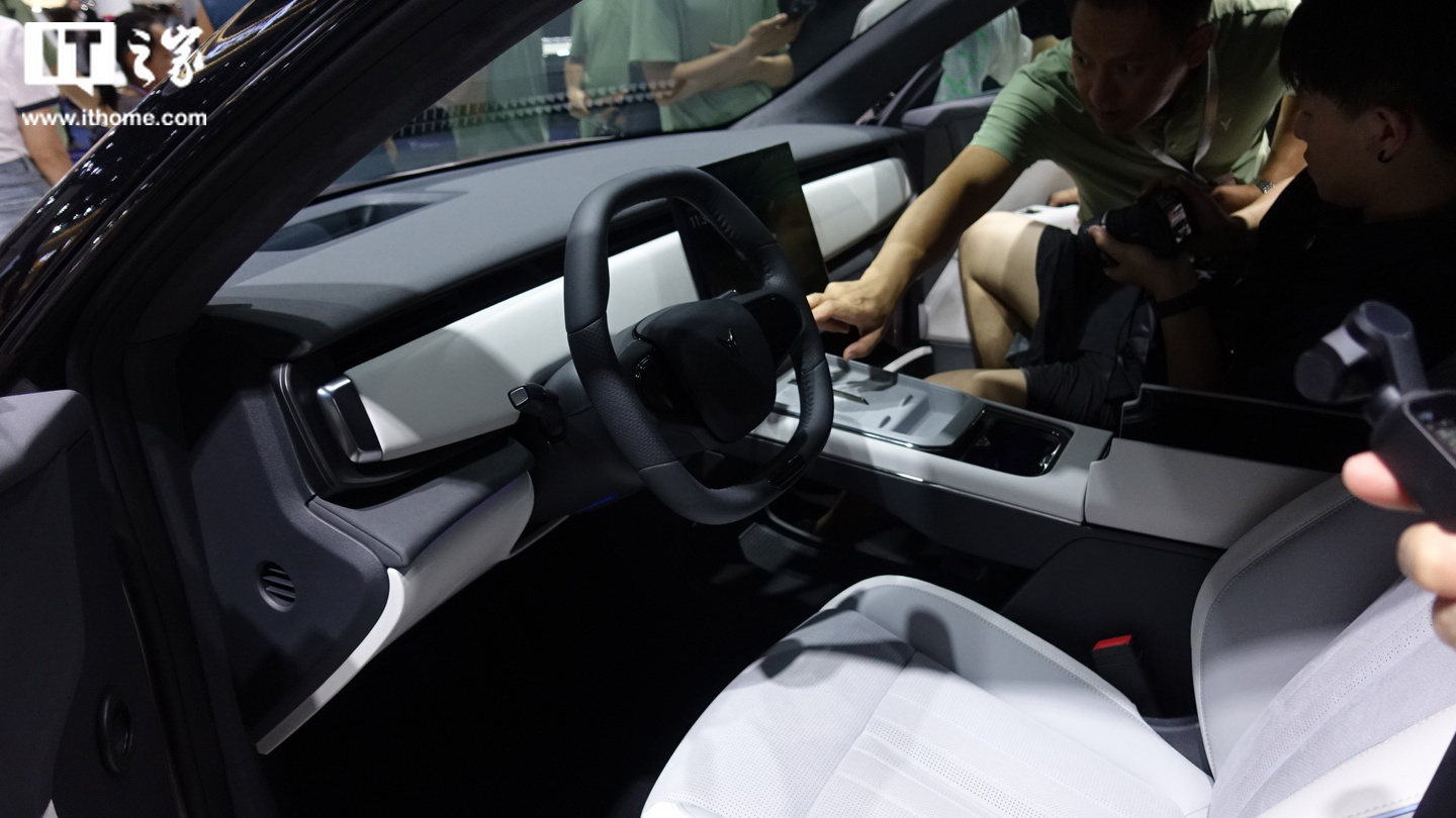 岚图知音开启预售:20.99 万-26.69 万元,800V 平台 / 续航最高 901 公里