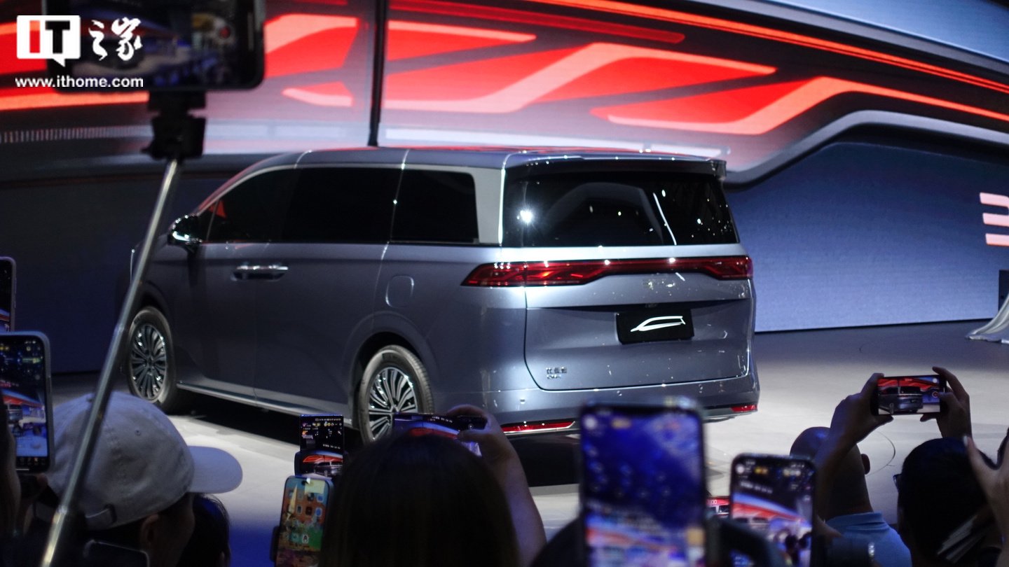 比亚迪王朝网首款 MPV“夏”发布：第五代 DM 混动技术，30 万级 / 年内上市