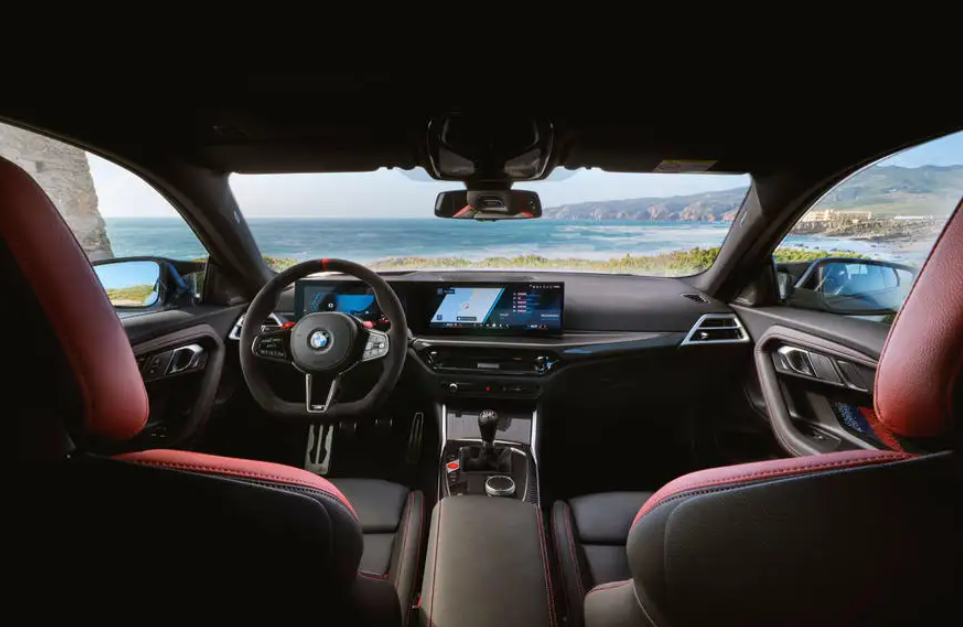 新款宝马 M2 上市：搭载 3.0T 六缸发动机，售 60.80 万元