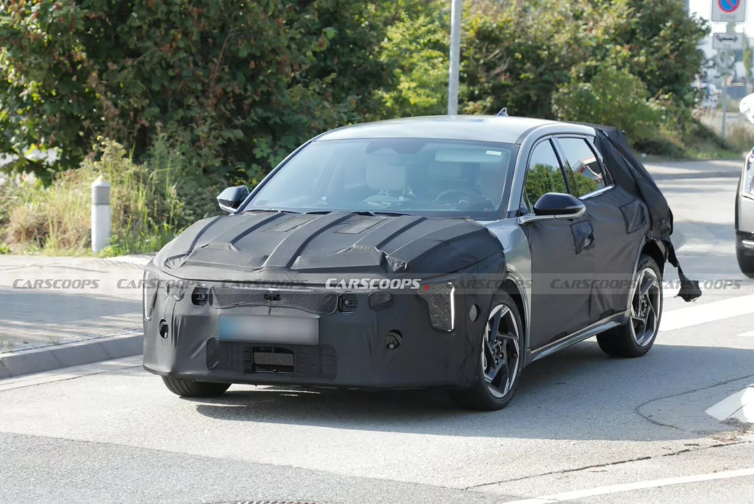 起亚 K4 / Ceed Hatchback 掀背车路测照曝光