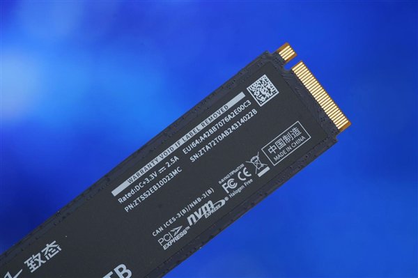 《黑神话:悟空》联名版!长江存储TiPlus7100 2TB SSD图赏